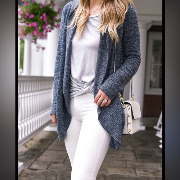 Nwt barefoot dreams cozychic montecito cardi L grey classic spring $160 casual - Picture 1 of 4